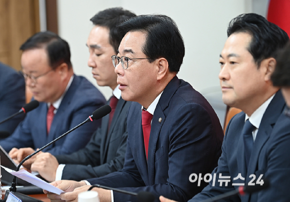 송언석 국민의힘 원내대표가 3일 오전 서울 여의도 국회에서 열린 긴급 최고위원회의에서 발언하고 있다. [사진=곽영래 기자]