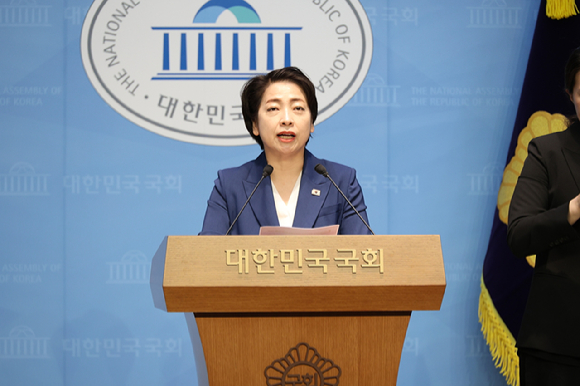 국회 과학기술정보방송통신위원회 소속 황정아 더불어민주당 의원이 발언하고 있는 모습. [사진=황정아 의원실]