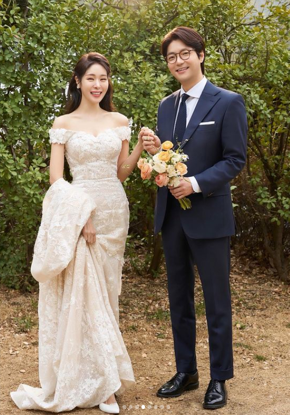 결혼을 앞둔 미자와 김태현의 웨딩화보가 공개됐다. [사진=미자 인스타그램 ]