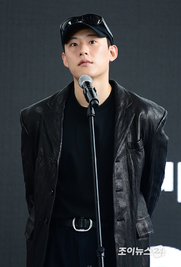 배우 김성철이 19일 오후 부산광역시 해운대구 우동 영화의 전당에서 열린 제30회 부산국제영화제(BIFF) '파과' 야외무대인사 행사에 참석하고 있다. [사진=정소희 기자]