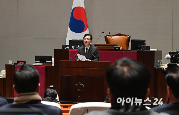 송언석 국민의힘 원내대표가 22일 서울 여의도 국회에서 열린 긴급 의원총회에서 발언하고 있다. [사진=곽영래 기자]