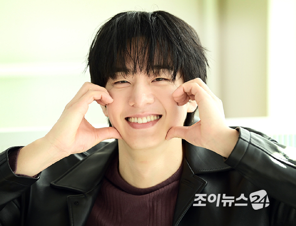 최근 종영한 KBS 2TV 토일 미니시리즈 '은애하는 도적님아'에서 이열(문상민)의 호위무사 대추 역을 열연한 배우 이승우가 26일 오전 서울 영등포구 양평동 조이뉴스24 사옥에서 진행된 인터뷰에 앞서 포즈를 취하고 있다. [사진=정소희 기자]