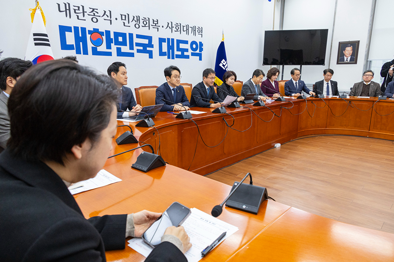 더불어민주당 한병도 원내대표가 15일 국회에서 열린 정책조정회의에서 현안 관련 발언하고 있다. 2026.1.15 [사진=연합뉴스]