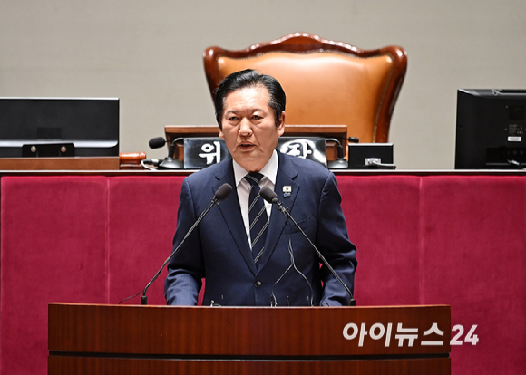 정청래 더불어민주당 대표가 11일 서울 여의도 국회에서 열린 의원총회에서 발언하고 있다. [사진=곽영래 기자]