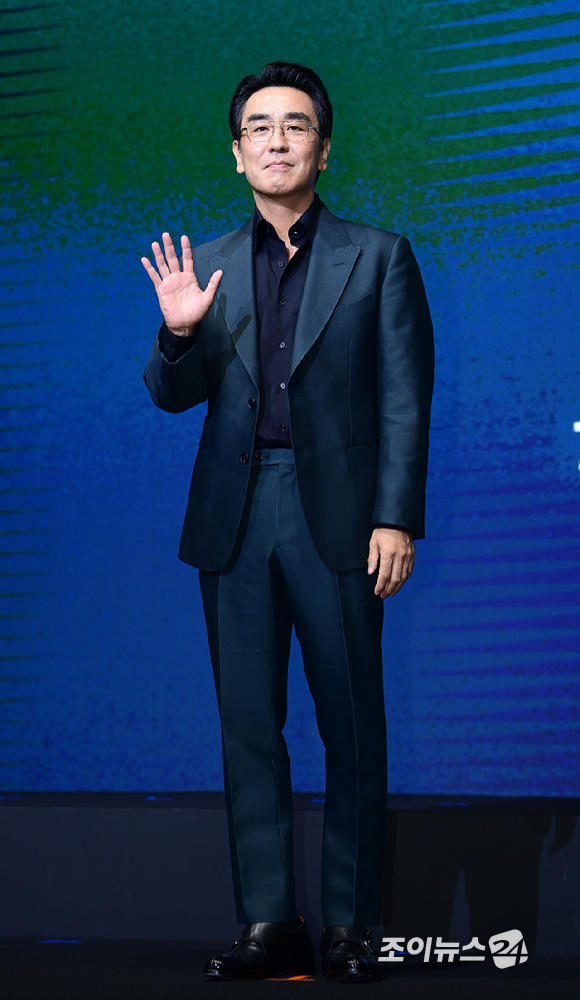 배우 류승룡이 8일 오전 서울 영등포구 콘래드 서울에서 열린 디즈니+의 오리지널 시리즈 '파인: 촌뜨기들' 제작발표회에 참석하고 있다. [사진=정소희 기자]