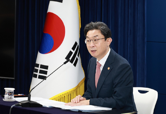 이억원 금융위원장 [사진=금융위원회]