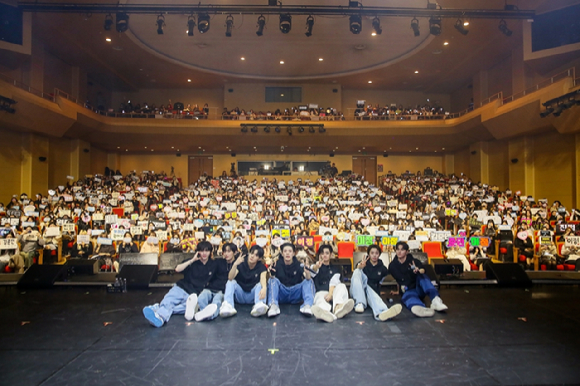 &apos;보플2&apos; 휘브, 서울 팬콘 투어 성료→1월 가요계 컴백(공식)