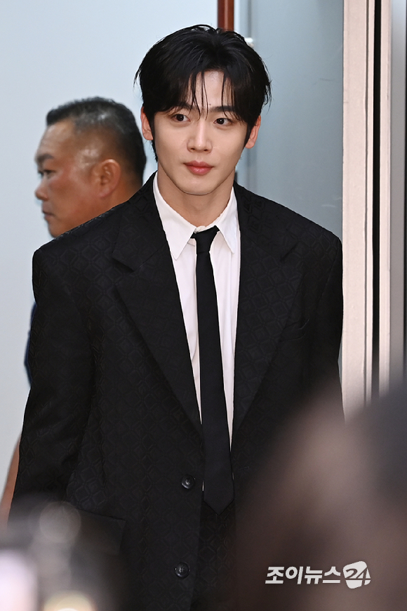 그룹 위아이 김요한이 25일 오후 서울 양천구 목동 SBS에서 열린 SBS 새 금토드라마 '트라이: 우리는 기적이 된다' 제작발표회에 참석해 포즈를 취하고 있다. [사진=문수지 기자]