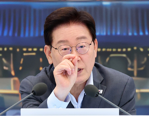 이재명 대통령이 지난 5일 청와대 영빈관에서 열린 교육부&middot;국가교육위&middot;문체부&middot;국가유산청 등에 대한 부처 업무보고에서 발언하고 있다. 2026.8.5 [사진=연합뉴스]