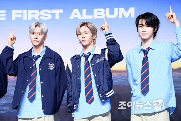 그룹 라이즈가 19일 오전 서울 용산구 블루스퀘어에서 열린 라이즈(RIIZE) 첫 정규 'ODYSSEY(오디세이)' 쇼케이스에 참석하고 있다. [사진=정소희 기자]