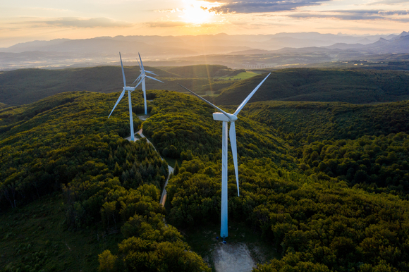 한화솔루션 유럽자회사 큐에너지가 프랑스에서 운영중인 풍력발전소 [사진=한화솔루션]