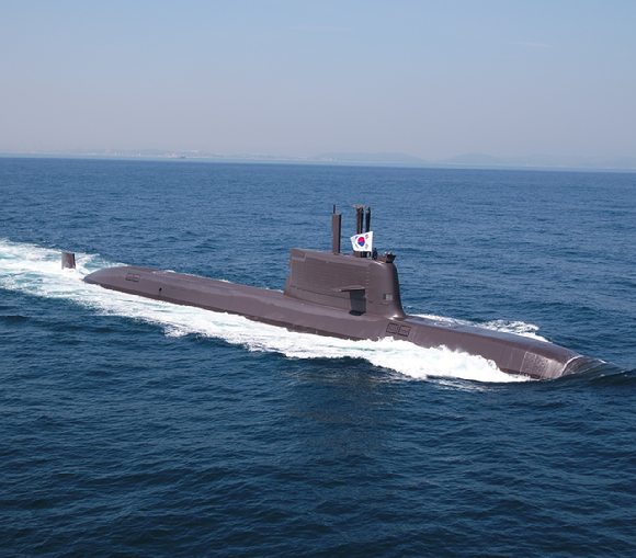 HD현대중공업이 4일 해군에 인도한 3000톤급 잠수함 신채호함의 시운전 모습. [사진=HD현대중공업]