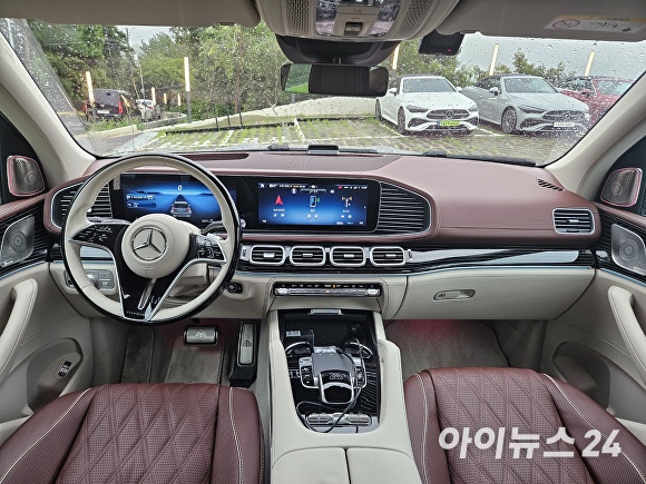 마이바흐 GLS 600 4MATIC 마누팍투어 1열. [사진=홍성효 기자]