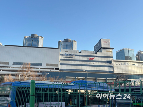 용산국제업무지구와 직결된 용산역이 보이고 있다. [사진=김민지 기자]