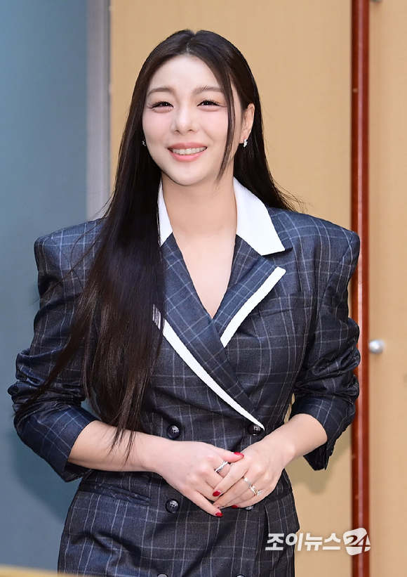 가수 에일리가 9일 오후 서울 양천구 목동 SBS 사옥에서 열린 SBS 글로벌 보컬 오디션 '베일드 컵' 제작발표회에 참석하고 있다. [사진=정소희 기자]