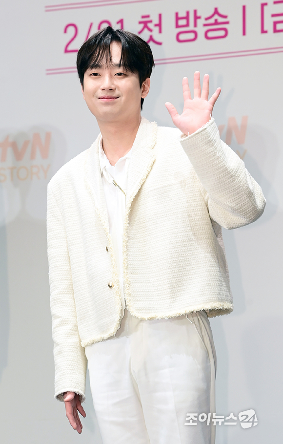 가수 이찬원이 4일 오후 서울 구로구 라마다 신도림에서 열린 tvN STORY '잘생긴 트롯' 제작발표회에 참석하고 있다. [사진=정소희 기자]