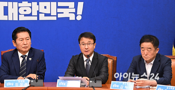 한병도 더불어민주당 원내대표가 15일 서울 여의도 국회에서 열린 최고위원회의에서 발언하고 있다. [사진=곽영래 기자]
