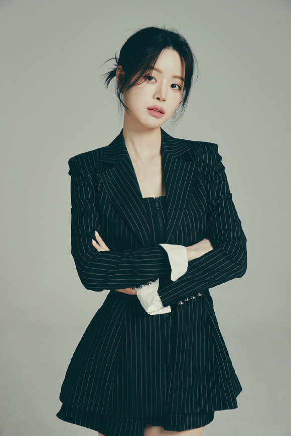 한여름 프로필. [사진=포고엔터테인먼트]