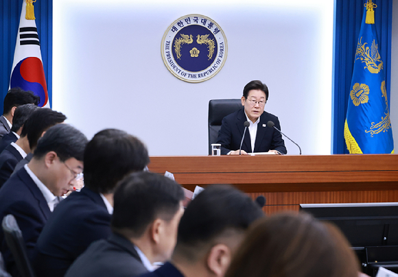 이재명 대통령이 17일 서울 용산 대통령실 청사에서 열린 4차 수석·보좌관 회의에서 발언하고 있다. 2025.7.17 [사진=연합뉴스]