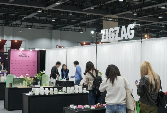 코엑스 마곡에서 열린 '2026 서울 인디뷰티쇼'에 마련된 지그재그 통합부스 전경. [사진=카카오스타일]