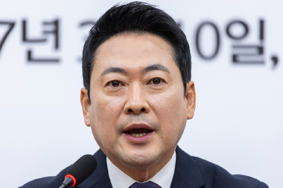 국민의힘 장동혁 대표가 5일 국회에서 열린 기자간담회에서 발언하고 있다 2026.5.5 [사진=연합뉴스]
