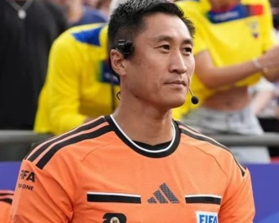 중국축구대표팀을 응원하는 팬들. [사진=로이터/연합뉴스]