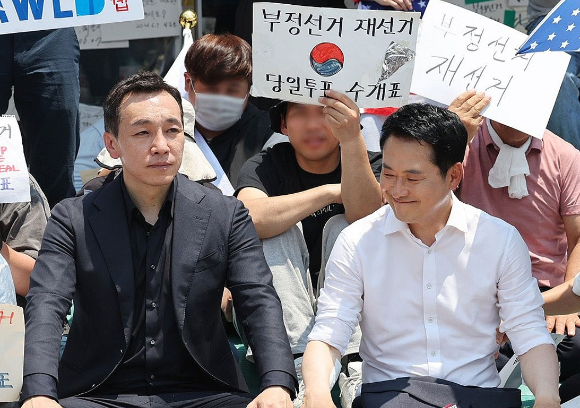 장동혁 국민의힘 당대표가 17일 서울 여의도 국회에서 열린 의원총회에 참석하고 있다. [사진=곽영래 기자]