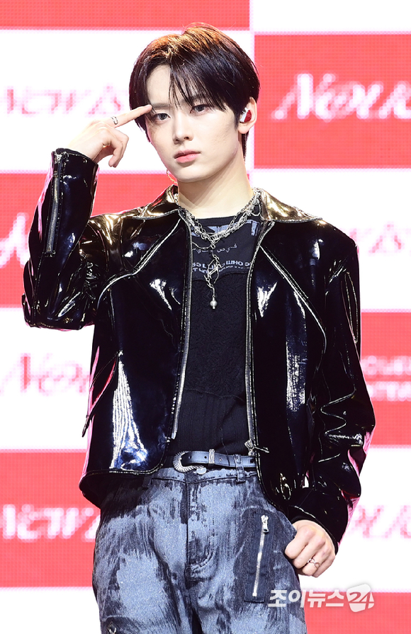 그룹 누에라 린이 26일 오후 서울 용산구 한남동 블루스퀘어에서 열린 누에라(NouerA) 'Chapter: New is Now' 데뷔 쇼케이스에 참석하고 있다. [사진=정소희 기자]