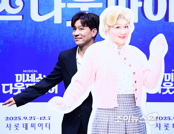 배우 정상훈이 2일 오후 서울 서대문구 이화여자대학교 삼성홀에서 열린 뮤지컬 '미세스 다웃파이어' 제작발표회에 참석하고 있다. [사진=정소희 기자]