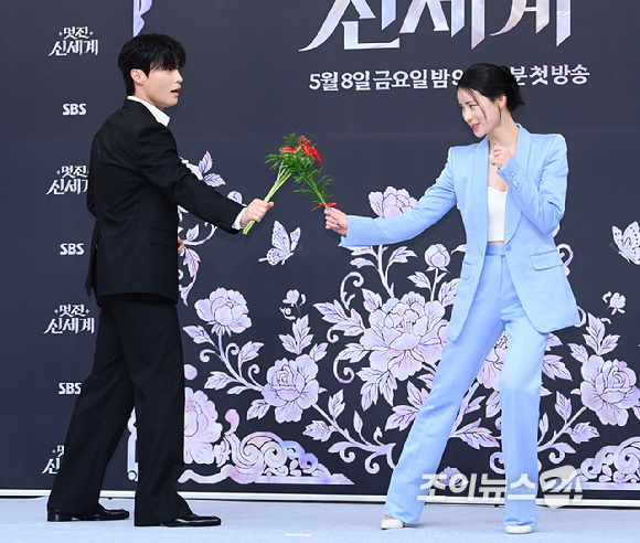 배우 허남준과 임지연이 7일 오후 서울 양천구 목동 SBS사옥에서 열린 SBS 새 금토드라마 '멋진 신세계' 제작발표회에 참석하고 있다. [사진=정소희 기자]