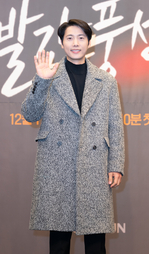 배우 이상우가 15일 온라인으로 진행된 TV CHOSUN 주말드라마 '빨간 풍선' 제작발표회에 참석하고 있다. [사진=TV CHOSUN]