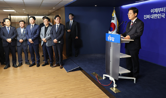 더불어민주당 이재명 대선 후보가 25일 서울 여의도 당사에서 열린 기자회견에서 발언하고 있다. 2025.5.25 [사진=연합뉴스]