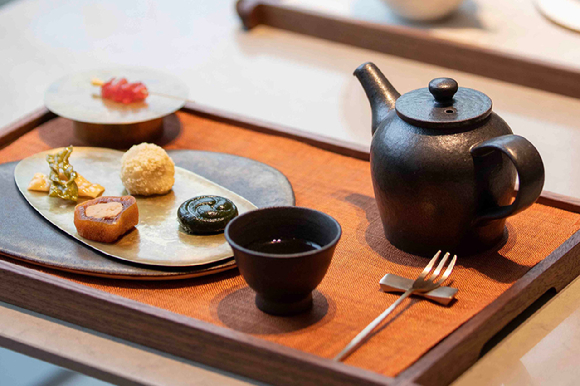 신세계백화점 본점 하우스오브신세계 디저트살롱 대표 다과세트. [사진=신세계백화점]