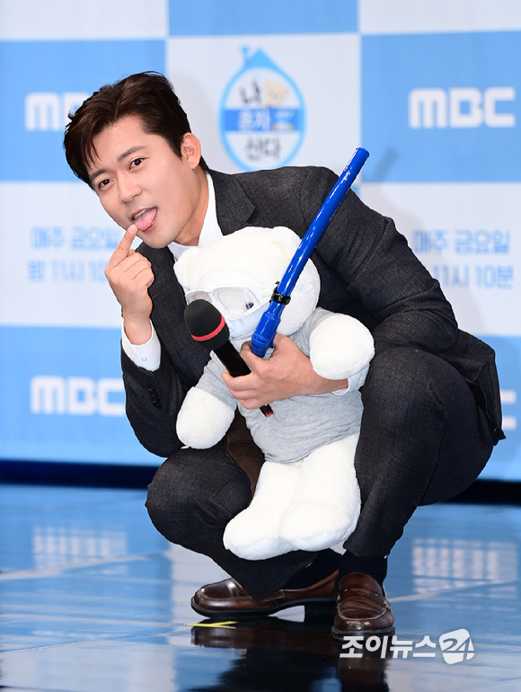 김대호 아나운서가 4일 오후 서울 마포구 MBC 골든마우스홀에서 열린 MBC '나 혼자 산다' 10주년 기념 기자간담회에서 포즈를 취하고 있다. [사진=정소희 기자]