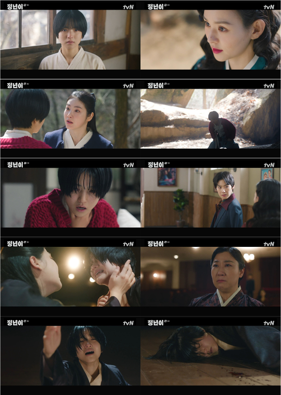 '정년이' 김태리가 각혈하며 실신했다. [사진=tvN 방송화면 캡처]