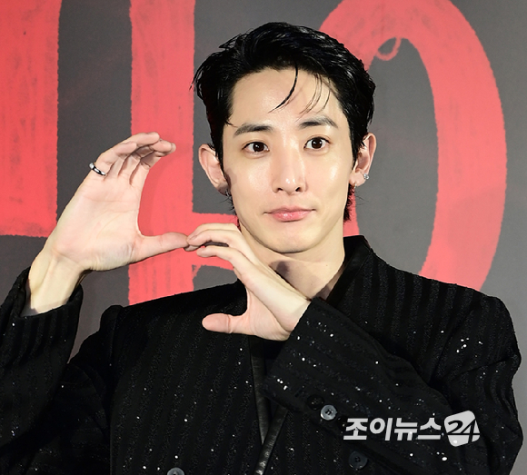 배우 이수혁이 7일 오후 서울 CGV 용산아이파크몰에서 열린 웨이브 오리지널 드라마 'S라인' 제작발표회에 참석하고 있다. [사진=정소희 기자]