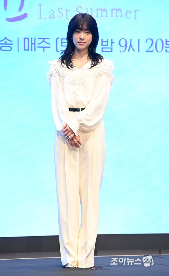 배우 최성은이 29일 서울 구로구 더세인트에서 열린 KBS2TV 새 토일 '마지막 썸머' 제작발표회에서 포토타임을 갖고 있다. [사진=곽영래 기자]