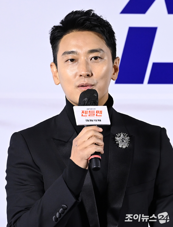 배우 주지훈이 지난 1일 오전 서울 성동구 메가박스 성수점에서 열린 영화 '젠틀맨' 제작보고회에서 인사말을 하고 있다. [사진=김성진 기자]