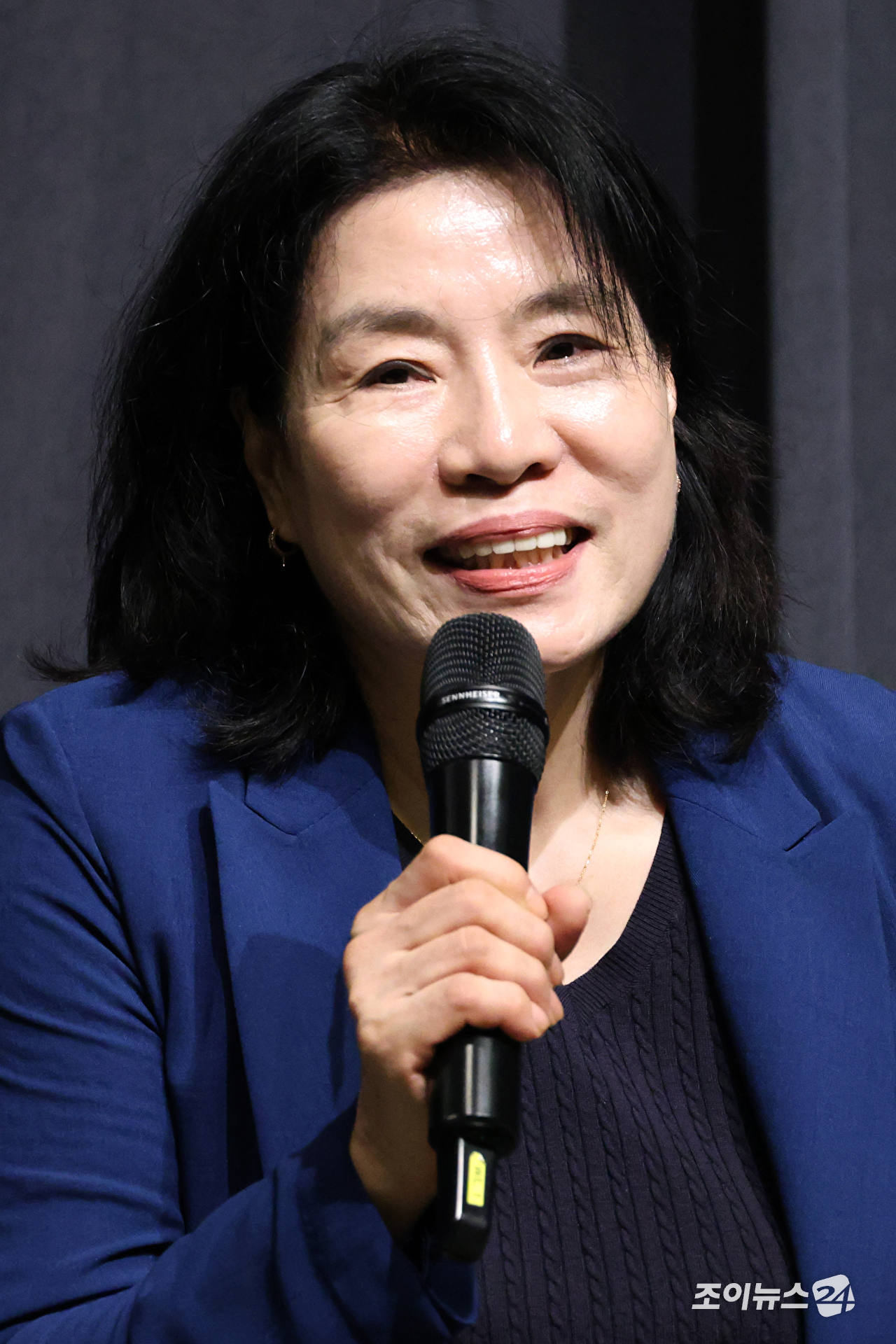 조금희 연출이 20일 오후 서울 강남구 자곡동 더샵갤러리에서 진행된 연극 '욕망이라는 이름의 전차' 제작발표회에 참석해 소감을 말하고 있다. [사진=문수지 기자]