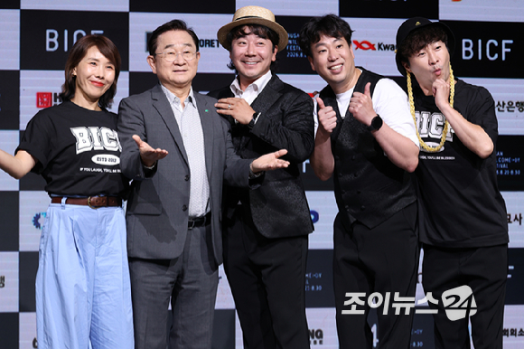 김준호 집행위원장이 24일 오후 서울 마포구 상암동 쇼킹케이팝센터에서 열린 '제14회 부산국제코미디페스티벌(BICF)' 기자회견에 참석해 포즈를 취하고 있다. [사진=문수지 기자]