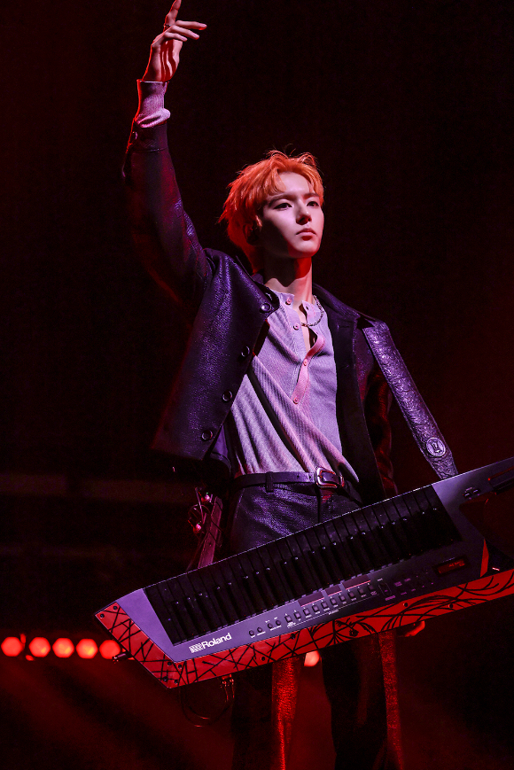 밴드 엑스디너리 히어로즈가 서울 송파구 잠실실내체육관에서 'Xdinary Heroes 'Beautiful Mind' World Tour FINALE in SEOUL'('뷰티풀 마인드' 월드투어 피날레 인 서울)을 통해 팬들을 만나고 있다. [사진=JYP엔터테인먼트]