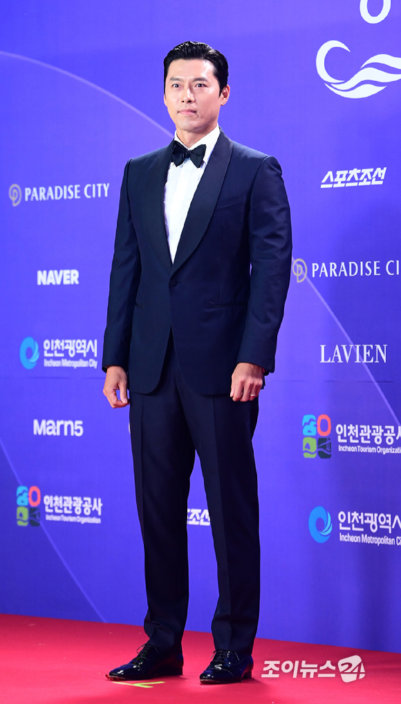 '메이드 인 코리아' 배우 현빈이&nbsp;31일 오후&nbsp;인천시 영종구 운서동 파라다이스시티에서 열린&nbsp;제5회 청룡시리즈어워즈&nbsp;레드카펫 행사에 참석하고 있다. [사진=정소희 기자]