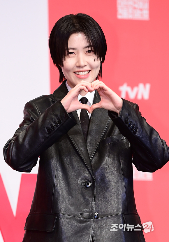 배우 심은경이 9일 오후 서울 구로구 신도림동 더링크서울 트리뷰트포트폴리오 호텔에서 열린 tvN 새 토일드라마 '대한민국에서 건물주 되는 법' 제작발표회에서 참석하고 있다. [사진=정소희 기자]