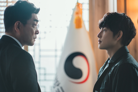 '트레이서' 시즌2 임시완 스틸 [사진=웨이브]