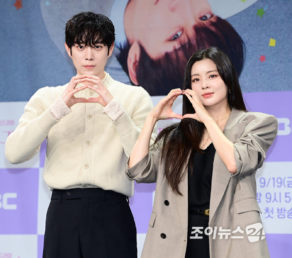 배우 김영대와 이선빈이 16일 오전 서울 상암동 MBC 사옥에서 진행된 MBC 새 금토드라마 '달까지 가자' 제작발표회에 참석하고 있다. [사진=정소희 기자]
