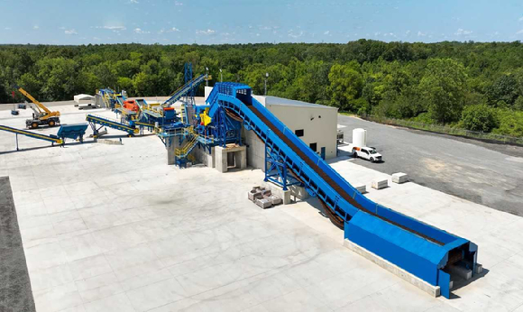 다니엘리 센트로 리사이클링(Danieli Centro Recycling)이 제공한 슈레더 설비 사진(본 이미지는 독자들의 이해를 돕기 위한 사진으로 본 투자와는 관련이 없음) [사진=현대제철]