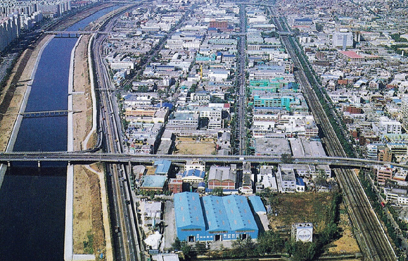 금천구청사 전경. [사진=금천구]