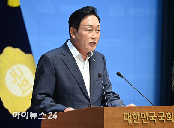 김선교 국민의힘 의원이 7일 오전 서울 여의도 국회에서 특별검사의 출국금지 관련 기자회견을 하고 있다.김건희 여사의 각종 의혹을 수사하는 민중기 특별검사(김건희 특검)가 경기 양평군수 출신의 김선교 국민의힘 의원을 출국금지 조치한 것으로 알려졌다. [사진=곽영래 기자]