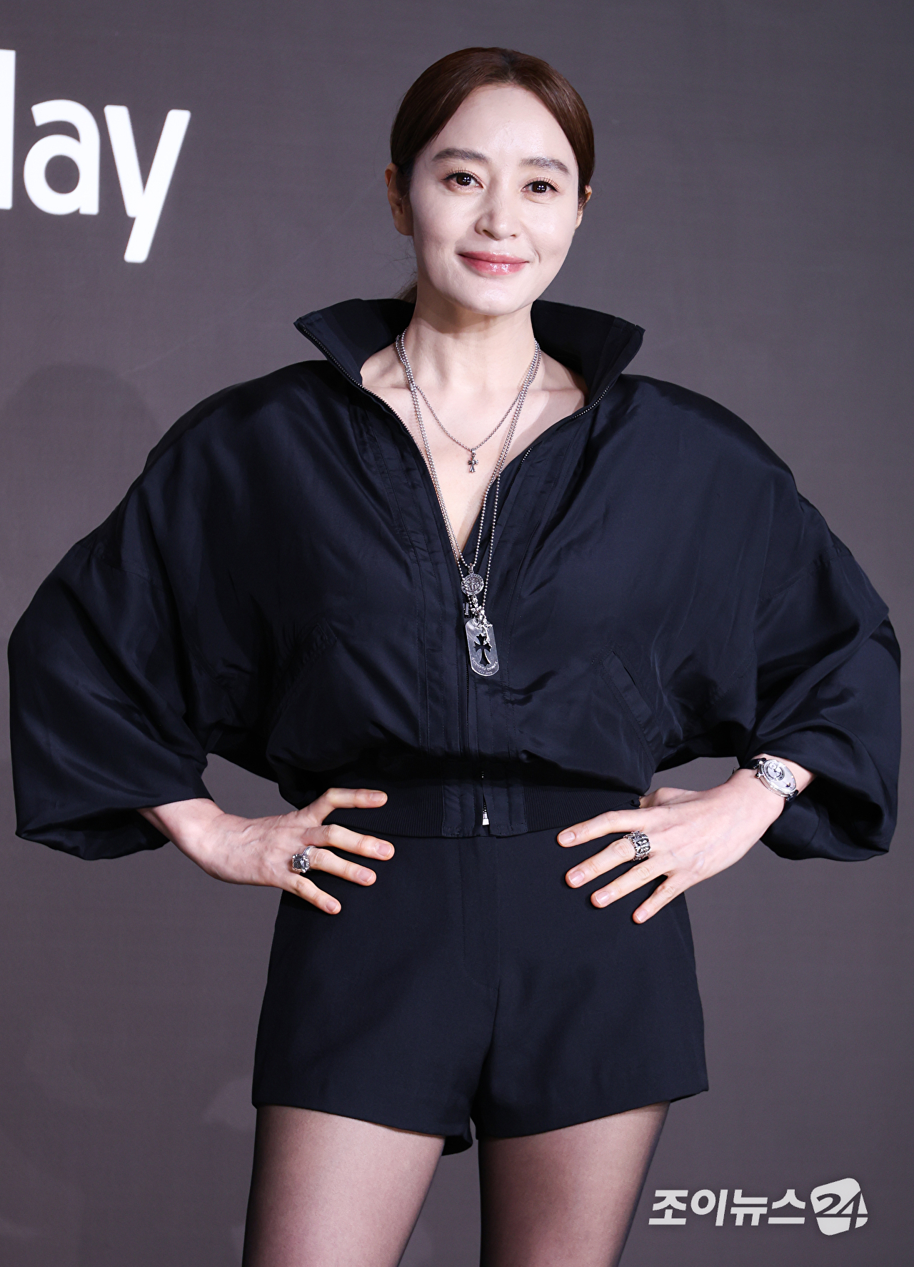 배우 김혜수가 28일 오전 서울 중구 장충동 앰배서더 서울 풀만 호텔에서 진행된 쿠팡플레이 시리즈 '지금 불륜이 문제가 아닙니다' 제작발표회에 참석해 포즈를 취하고 있다. [사진=문수지 기자]