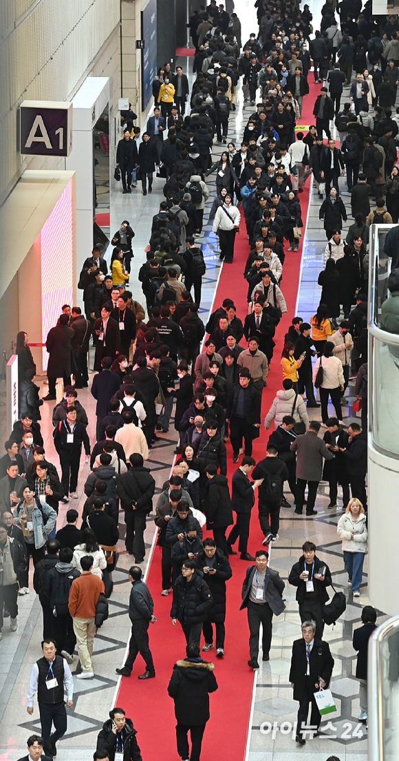 문신학 산업통상부 제1차관이 11일 서울 강남구 코엑스에서 열린 세미콘 코리아 2026에서 축사를 하고 있다. [사진=곽영래 기자]